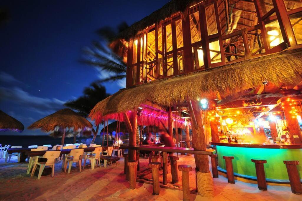 Casa Blanca By The Caribbean Sea Lägenhet Akumal Exteriör bild